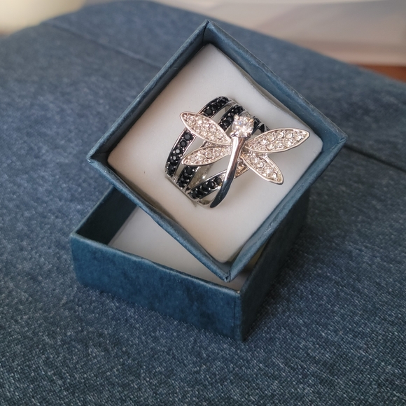 Jewelry - Women's Statement Ring